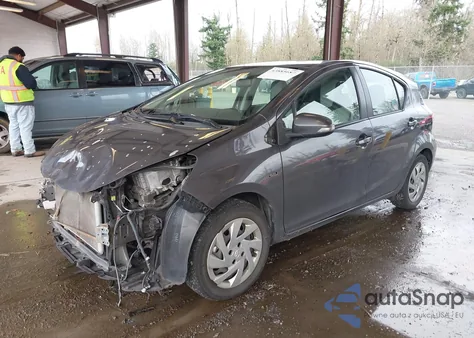 2015 Toyota Prius C One из США, поврежденный, VIN JTDKDTB3XF1098379